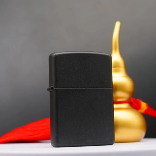 ZIPPO/之宝打火机 黑雅漆常规哑光光板06年经典原装DYJ1