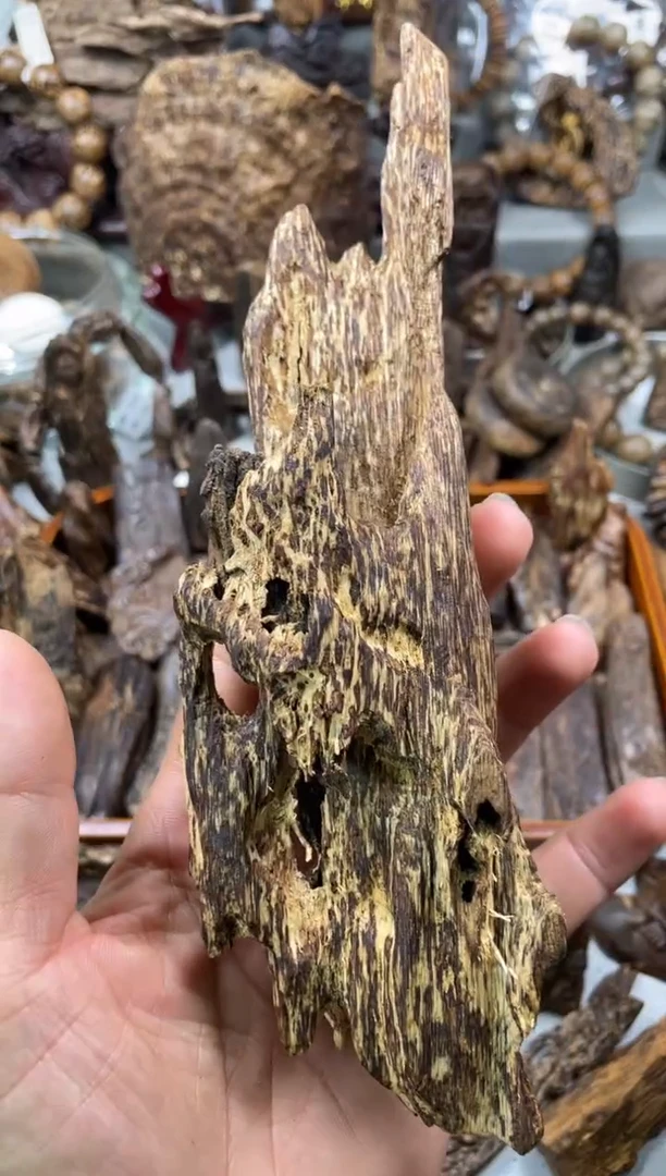 沉香沉香碎屑自****️ 达拉干  沉香