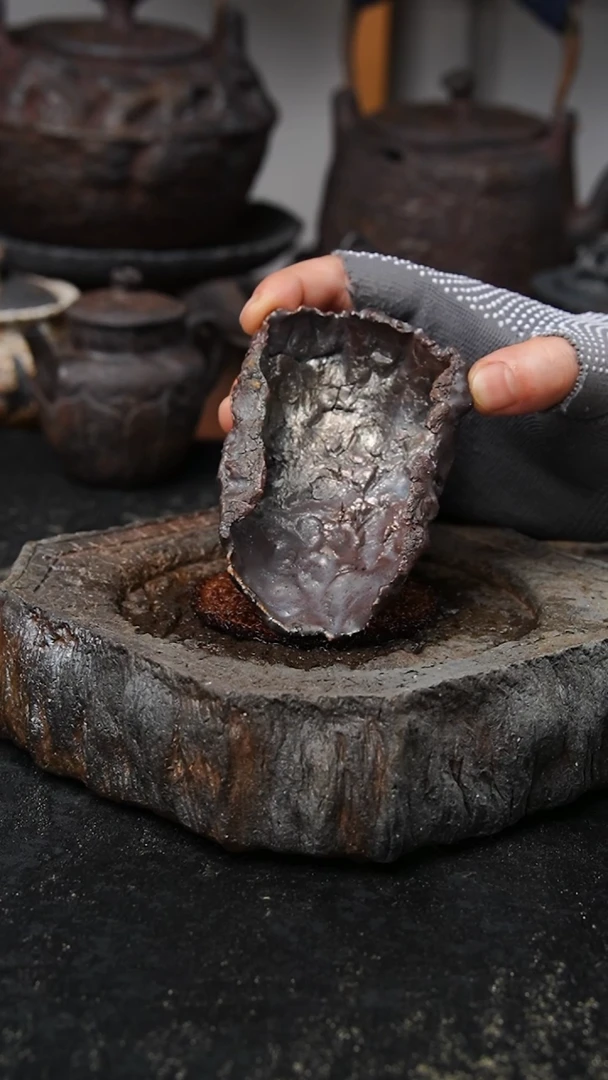 二羊手捏柴烧茶则0003