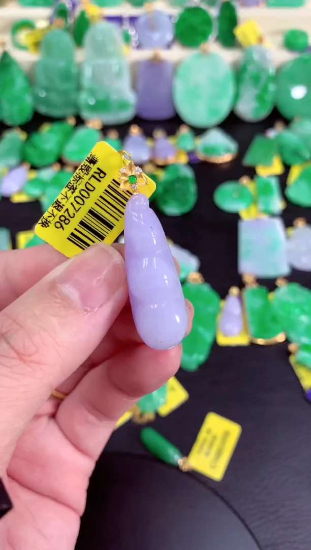 吊坠(不含链)18K金镶嵌翡翠挂件