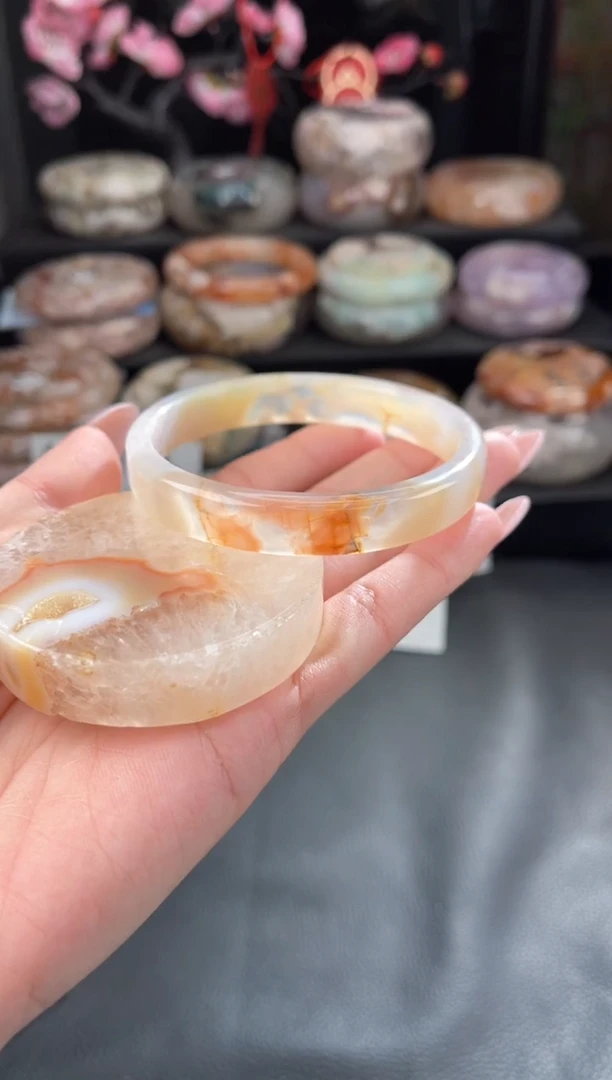 【闪购商品】石英质玉手镯未镶嵌61