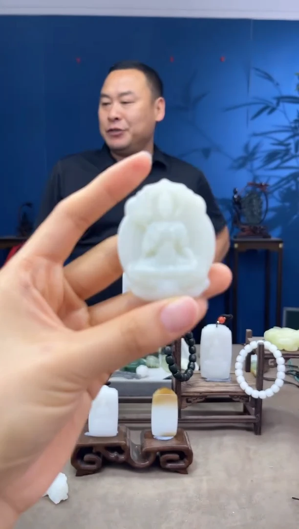 和田玉未镶嵌颈饰1