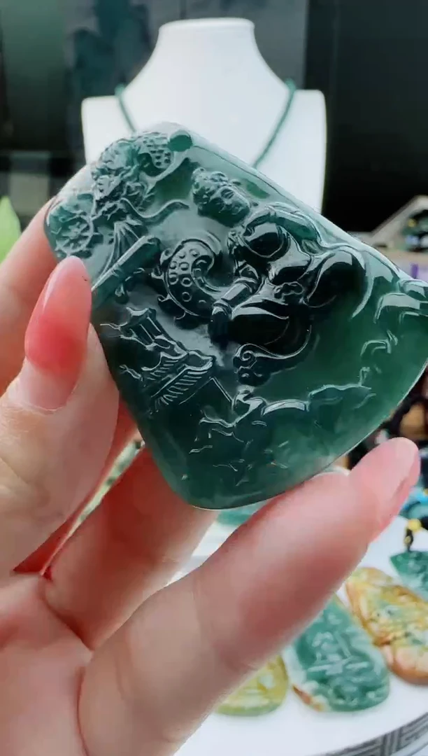 【闪购商品】翡翠颈饰未镶嵌多样性随机一件发货