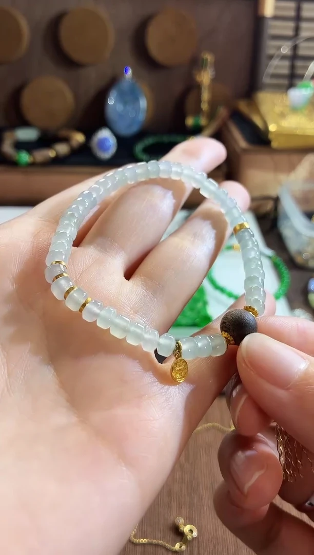18K金镶嵌手串翡翠手饰