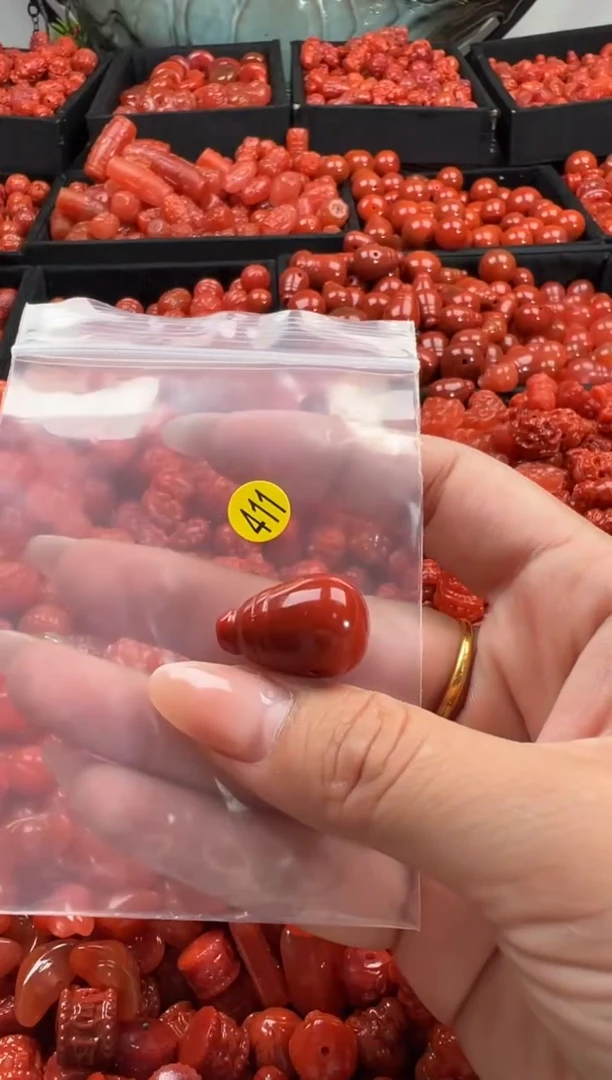 颈饰未镶嵌南红玛瑙1