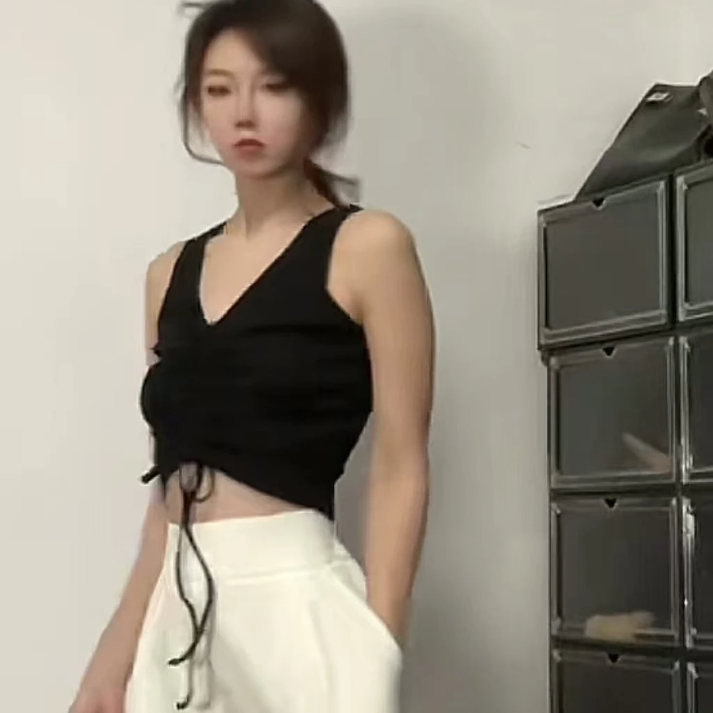 夏季新款背心短款黑色夏季辣妹风吊带修身型时尚风