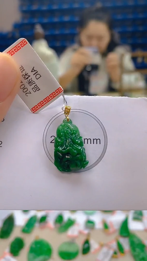 颈饰18K金镶嵌翡翠新号开播 全场乱卖