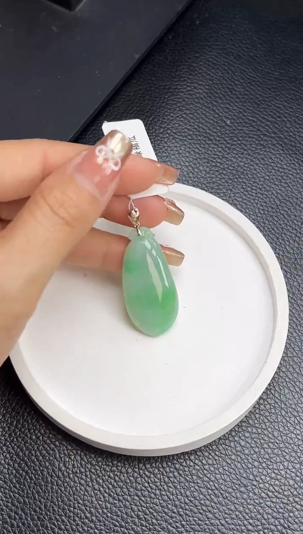 【闪购商品】翡翠颈饰18K金镶嵌YM1095-8 福瓜