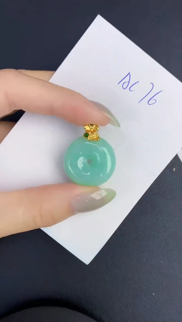 翡翠未镶嵌颈饰缅甸天然翡翠A货