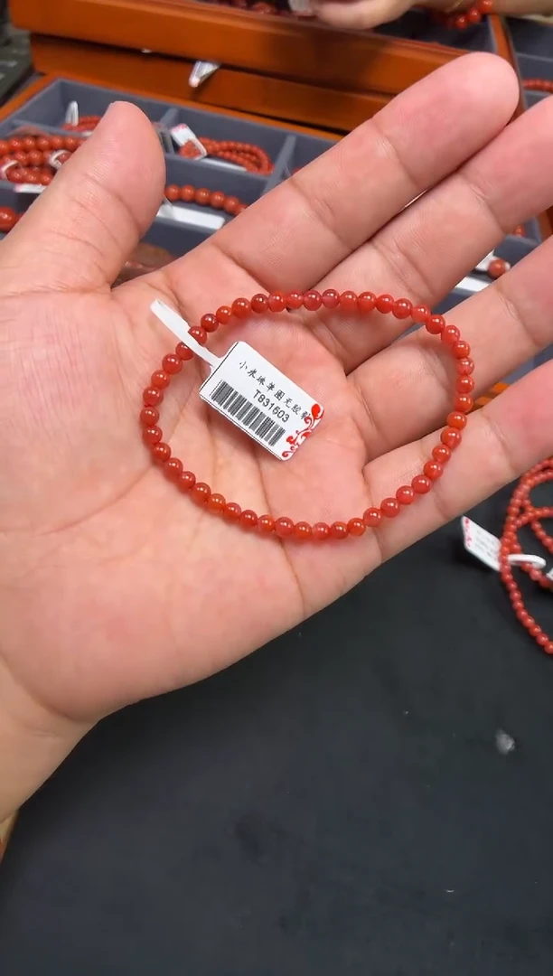 未镶嵌手串南红玛瑙4mm冰飘单圈