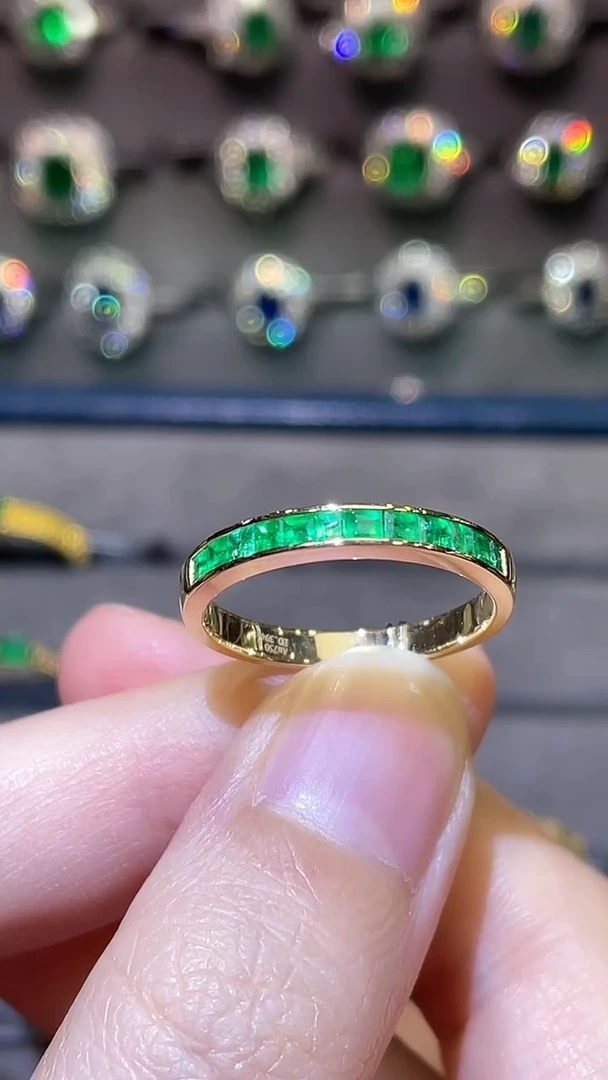 祖母绿戒指18K金镶嵌赞比亚0.45ct