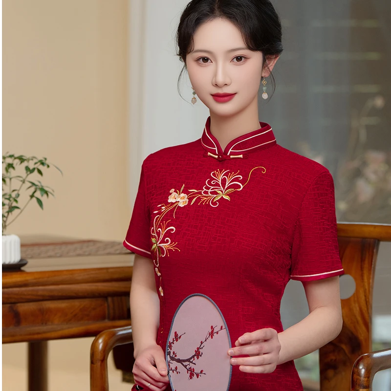 喜婆婆刺绣旗袍2025礼服新款连衣裙年轻款高端中式红色婚宴长款