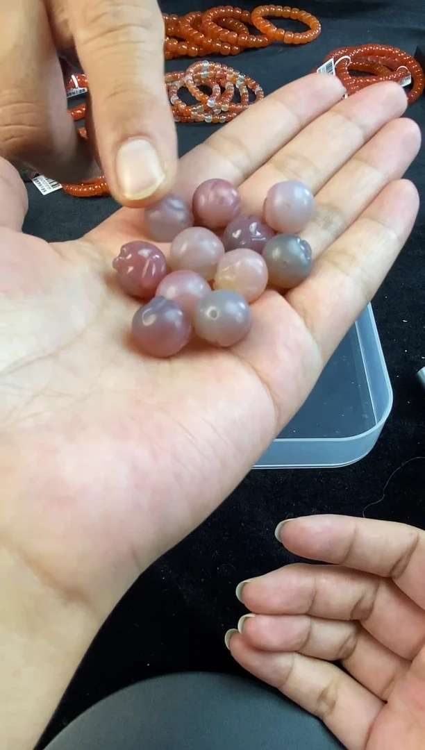 手串未镶嵌南红玛瑙原矿无优化南红 二师兄雕刻珠多样性随机一颗