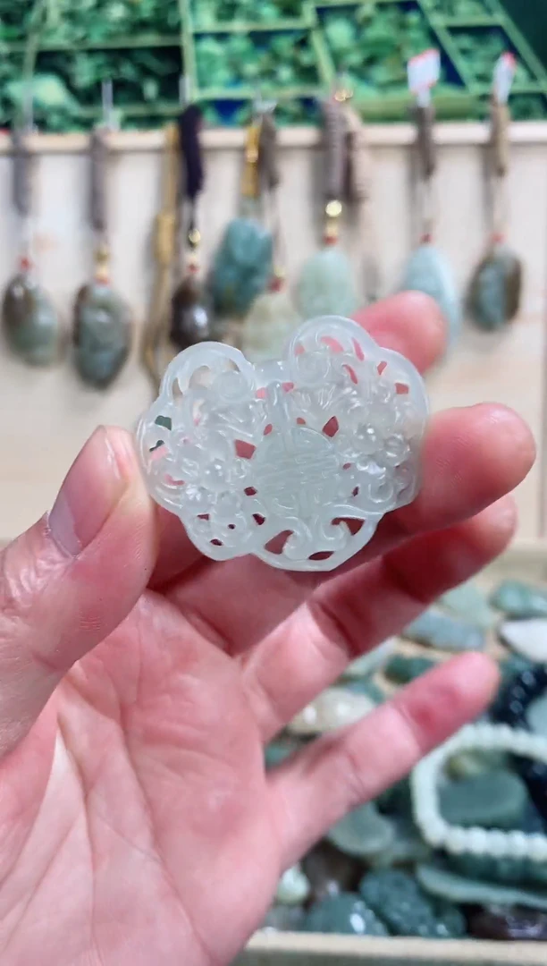 颈饰未镶嵌和田玉1