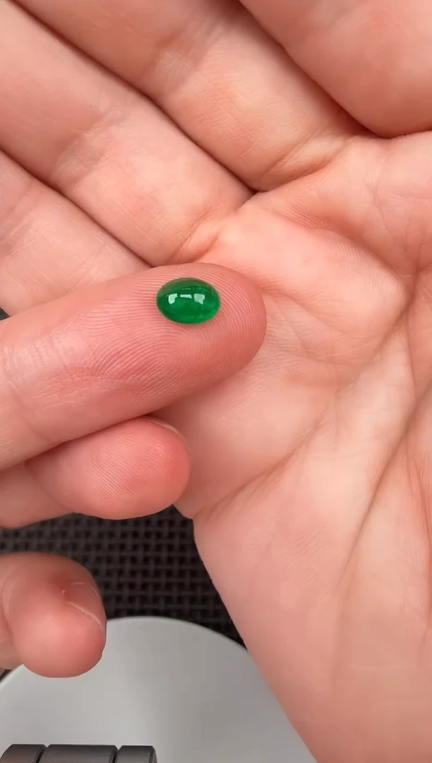 【闪购商品】祖母绿裸石未镶嵌蛋面0.67ct-B012115