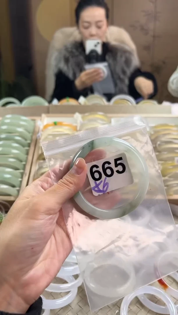手镯玛瑙/玉髓未镶嵌665天山翠默认微抠