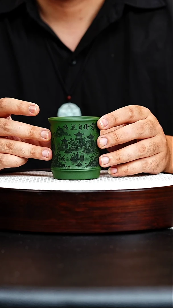 茶壶紫砂宜兴紫砂主人杯 绿泥刻绘熊猫竹趣