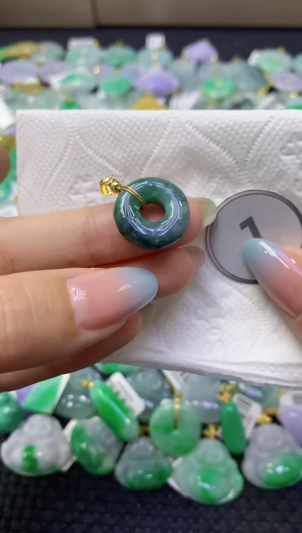 颈饰未镶嵌翡翠天然缅甸翡翠A货