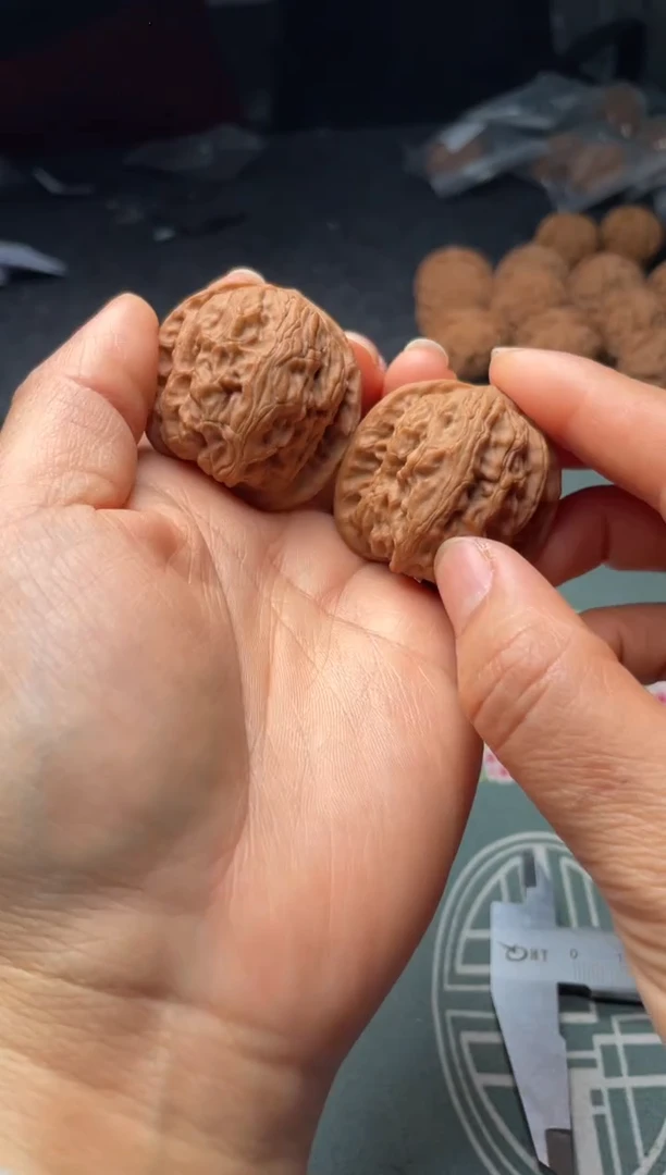 把件文玩核桃w49  野狼 38尺