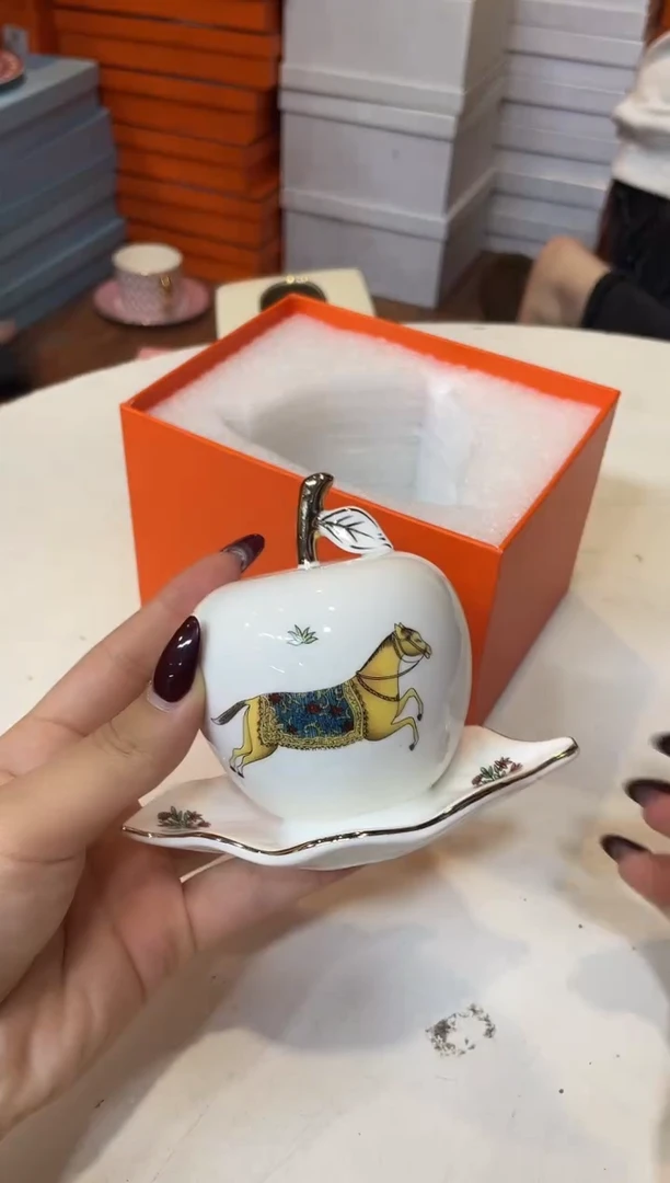 杯鸿辉家品牌瓷器，京东包邮！