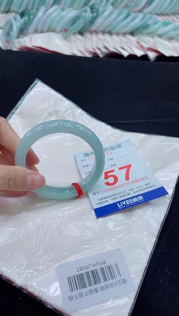 未镶嵌手镯翡翠天然翡翠手镯