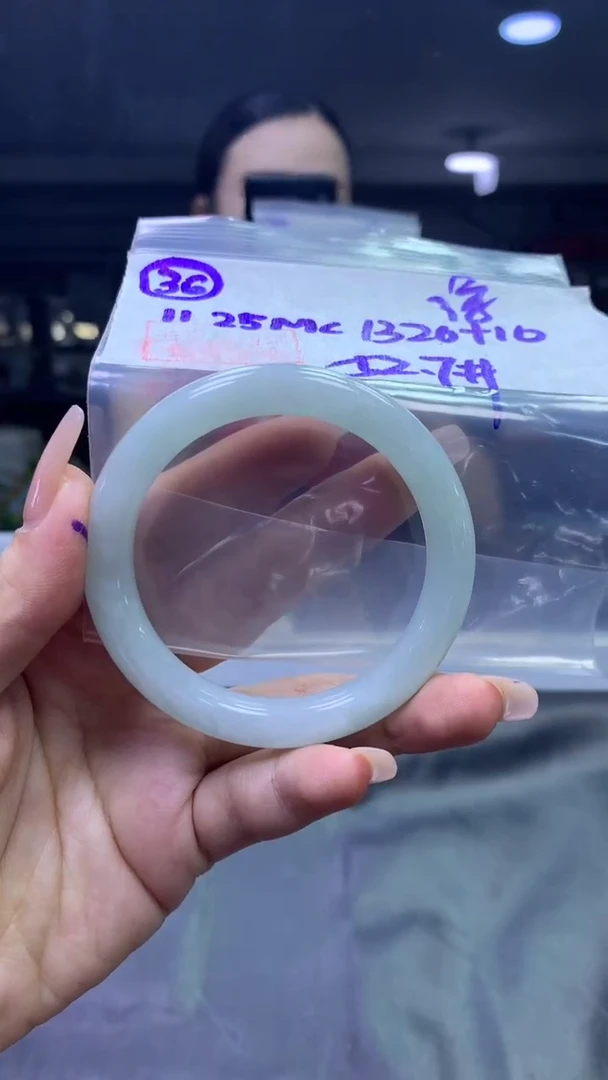 未镶嵌定制翡翠淳**晶36手镯52.7+1320元+拍一发一