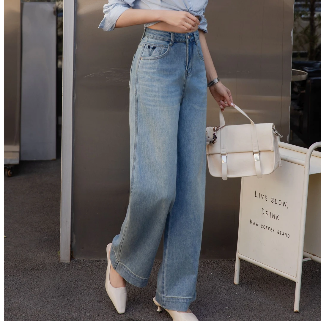 后袋刺绣字母浅色显瘦直通牛仔裤女2025春秋款百搭复古设计感