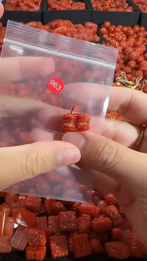 颈饰未镶嵌南红玛瑙1