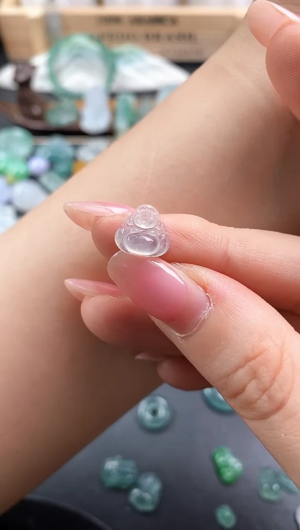 颈饰未镶嵌翡翠佛公