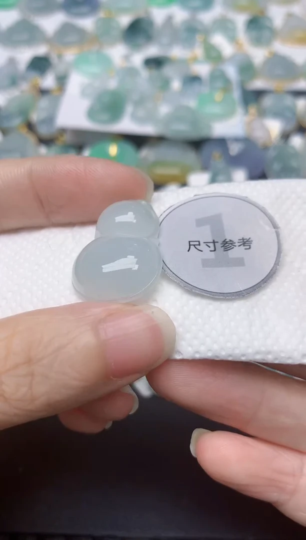 翡翠未镶嵌颈饰天然缅甸A货翡翠