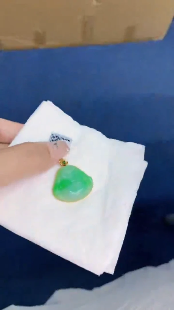 翡翠18K金镶嵌吊坠(不含链)1