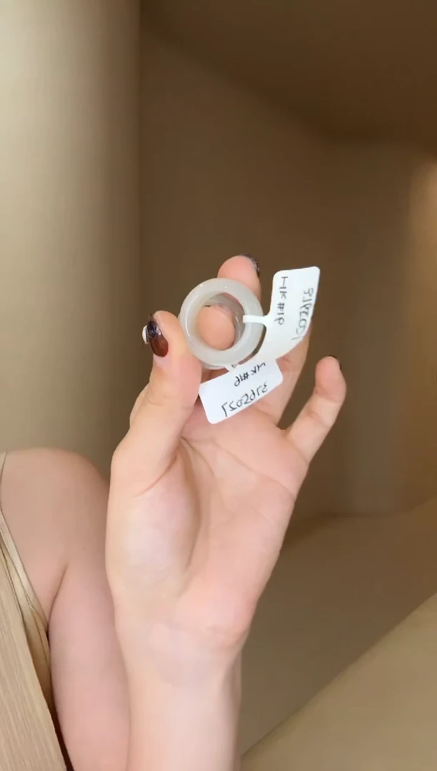 未镶嵌戒指和田玉16码白底点墨轮胎多样性发其一