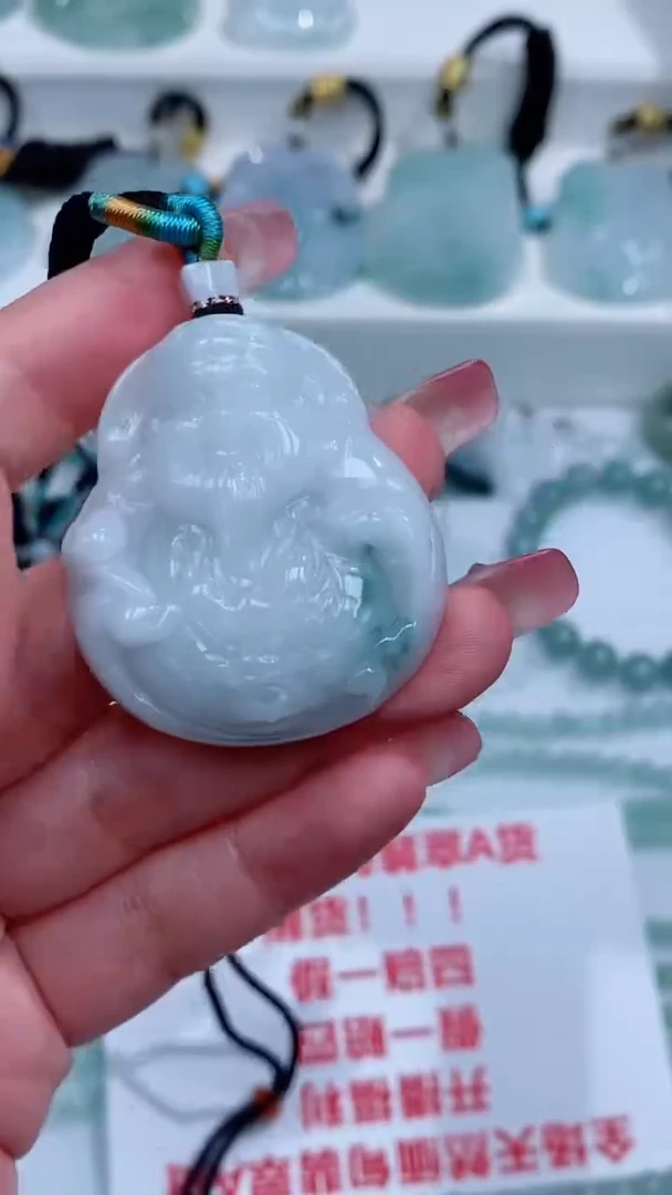 翡翠未镶嵌颈饰吊坠