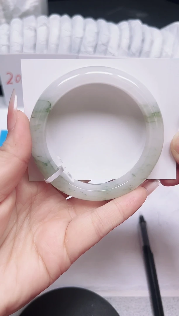 未镶嵌手镯石英质玉74-57.6