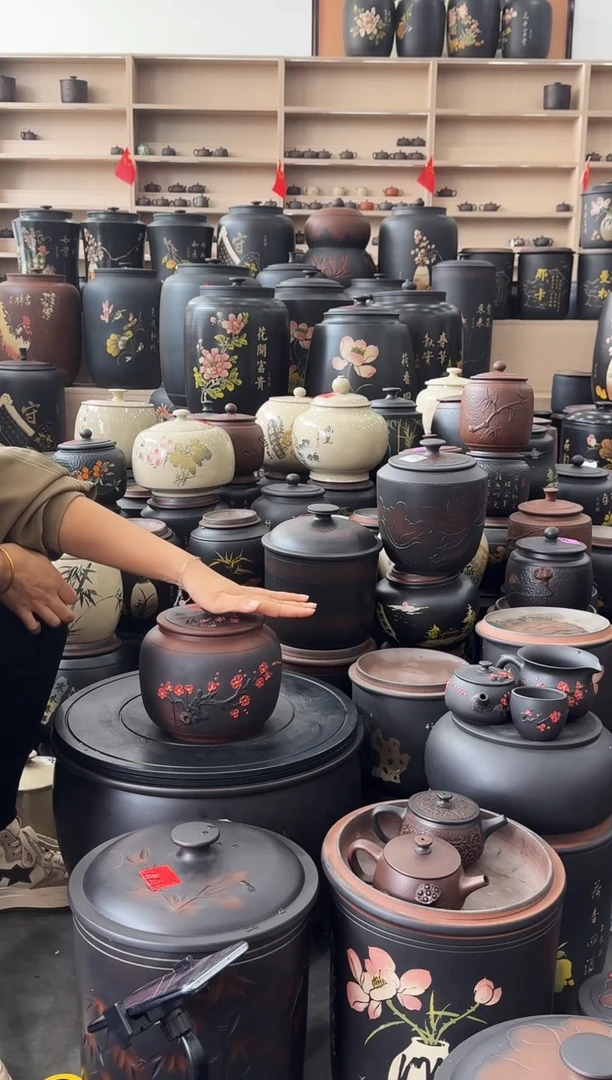 罐瑕疵茶叶罐   红梅 苹果    159