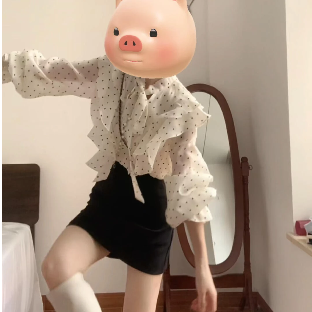 2025超火两件春装韩系氛围感穿搭套装设计感波点衬衫短裙两件套