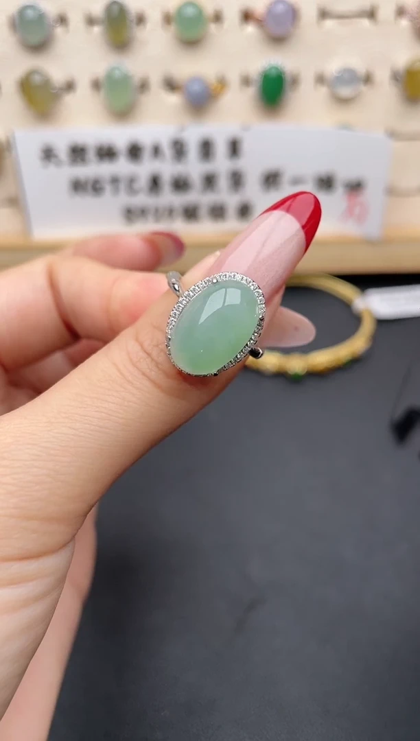 【闪购商品】翡翠戒指银S925镶嵌一物一证一礼盒