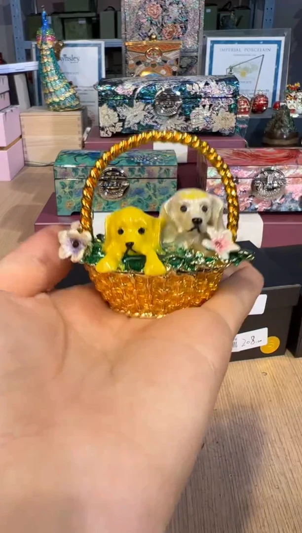 【闪购商品】杯271金色花篮狗