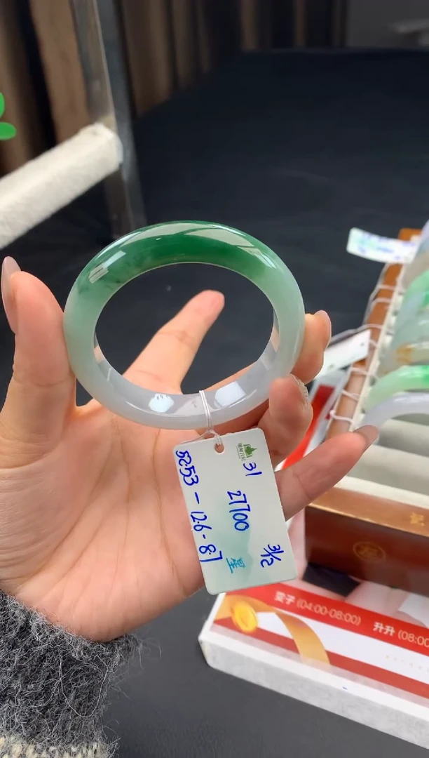 未镶嵌手镯翡翠翡翠自带#送人#，假一赔三