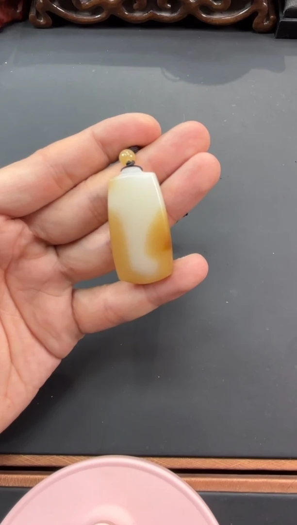 【闪购商品】和田玉吊坠(赠链)未镶嵌且末金山微色差吊坠