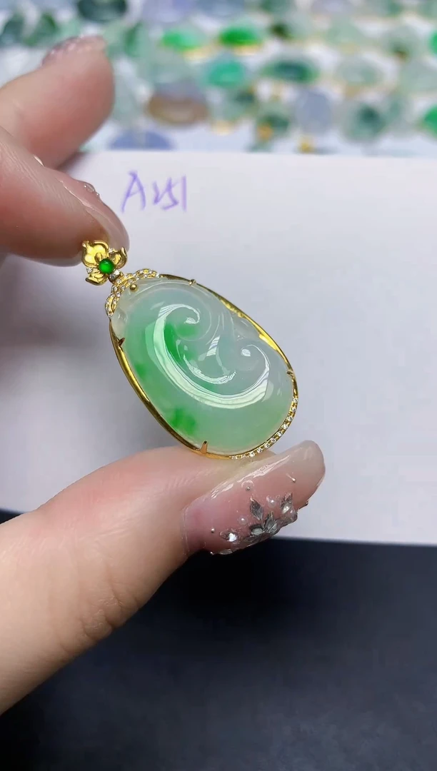 颈饰18K金镶嵌翡翠天然缅甸翡翠A货翡翠百元以上9元证书费自理