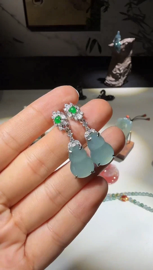 未镶嵌翡翠耳饰葫芦