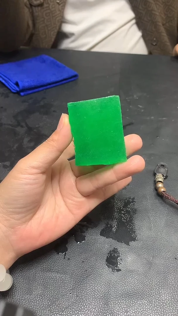 玉冰满绿边角毛坯