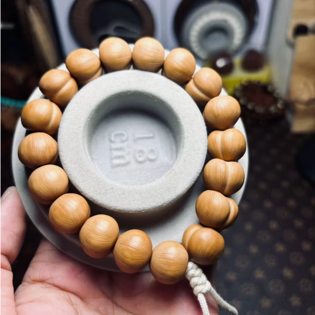 全品猴头龙炎手工雕刻《性感小屁桃》