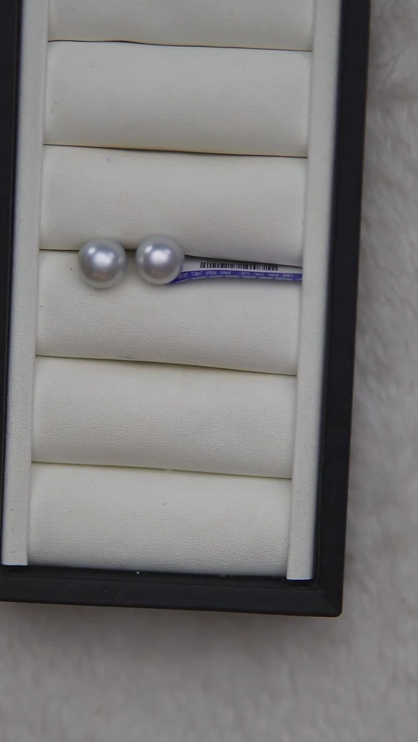 18K金镶嵌海水珍珠耳饰10-11mm