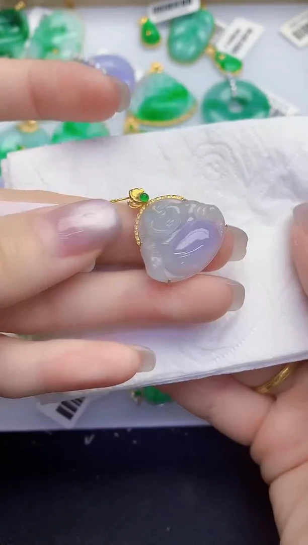 颈饰18K金镶嵌翡翠缅甸天然翡翠A货