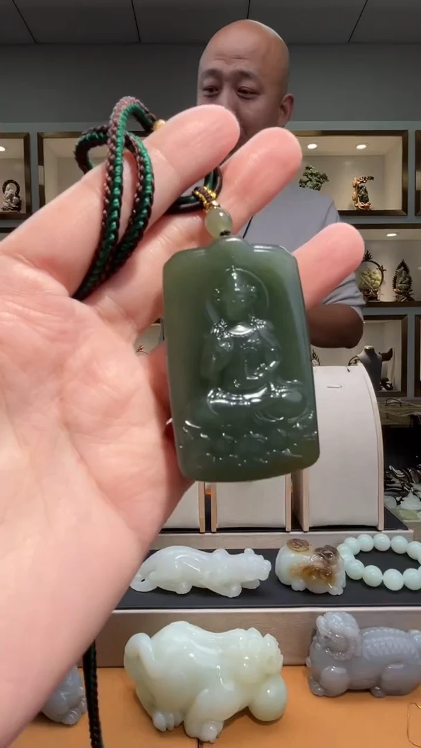 颈饰未镶嵌和田玉苏