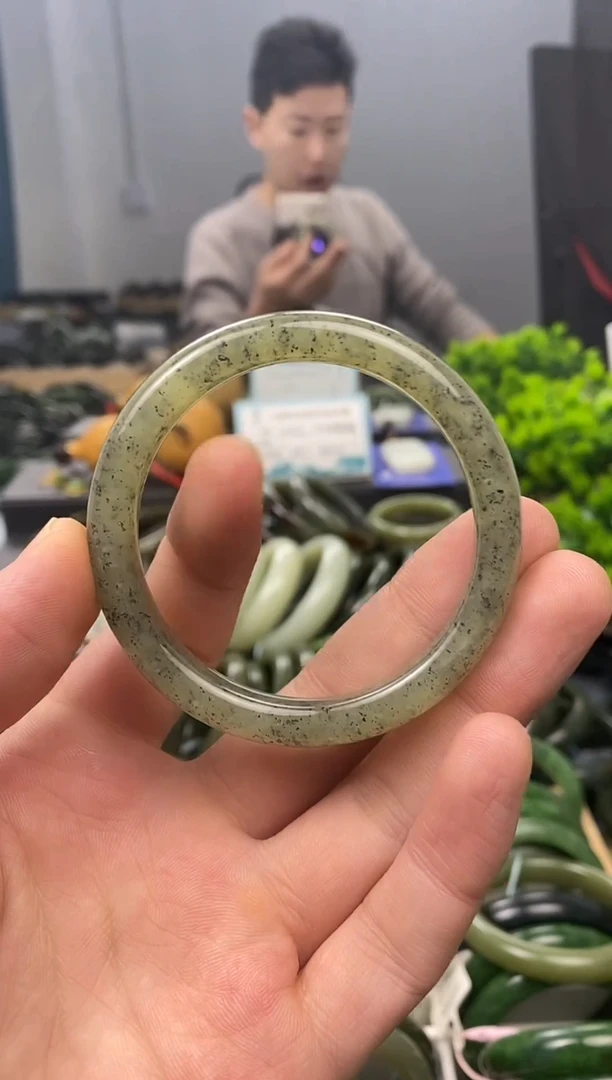 未镶嵌手镯和田玉53