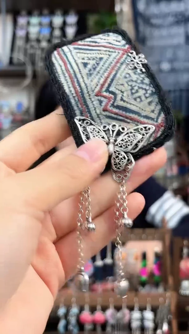 织绣民族风非遗老绣饰品520