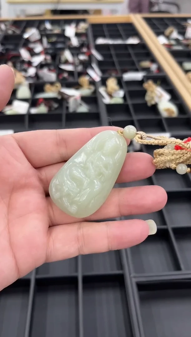 吊坠(不含链)未镶嵌和田玉且末青白 观音